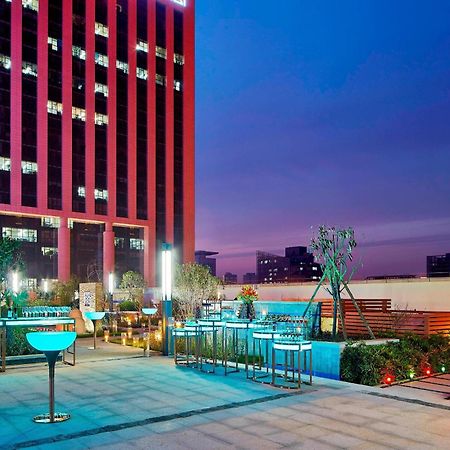 Sheraton Grand Zhengzhou Hotel Exterior foto