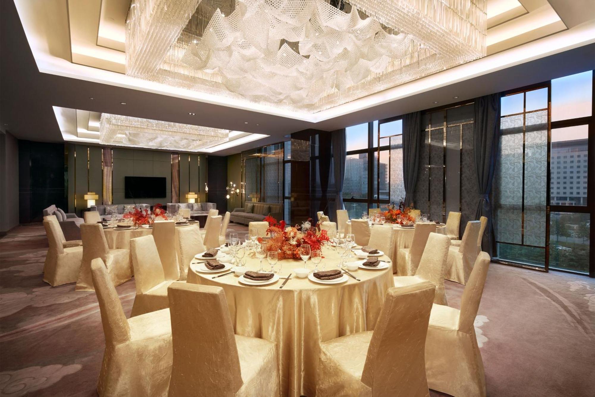 Sheraton Grand Zhengzhou Hotel Exterior foto